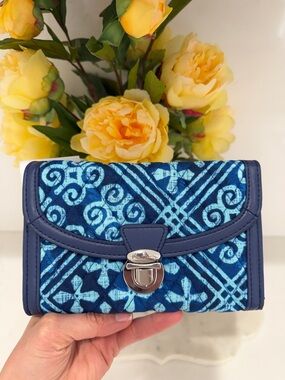 Vera Bradley Ultimate Wristlet Clutch Wallet